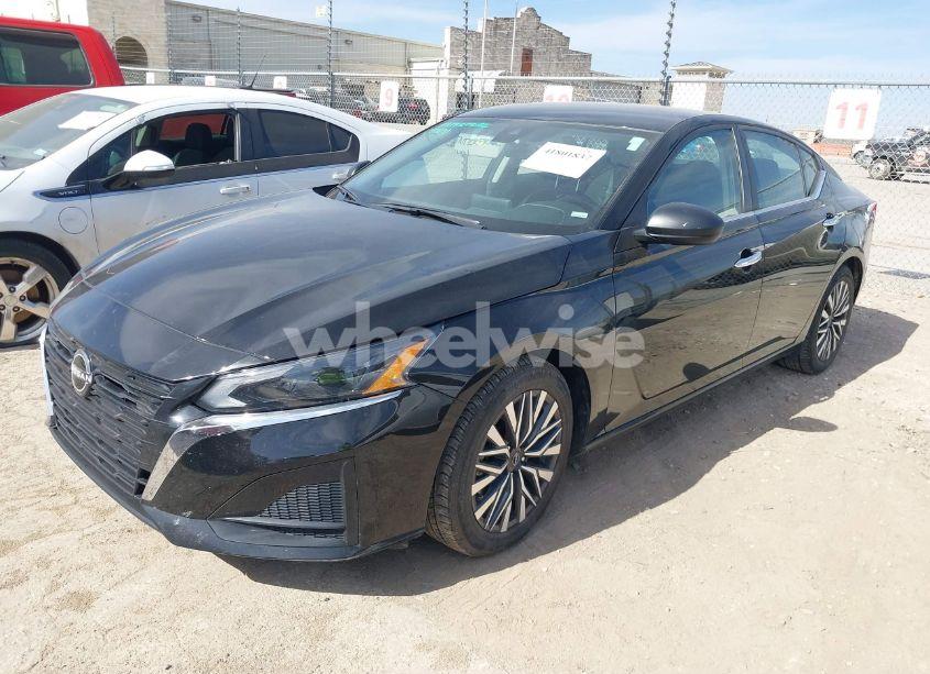 Photo 2 of 2024 Nissan Altima SV FWD (VIN 1N4BL4DV5RN307960)