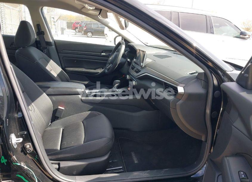 Photo 5 of 2024 Nissan Altima SV FWD (VIN 1N4BL4DV5RN307960)