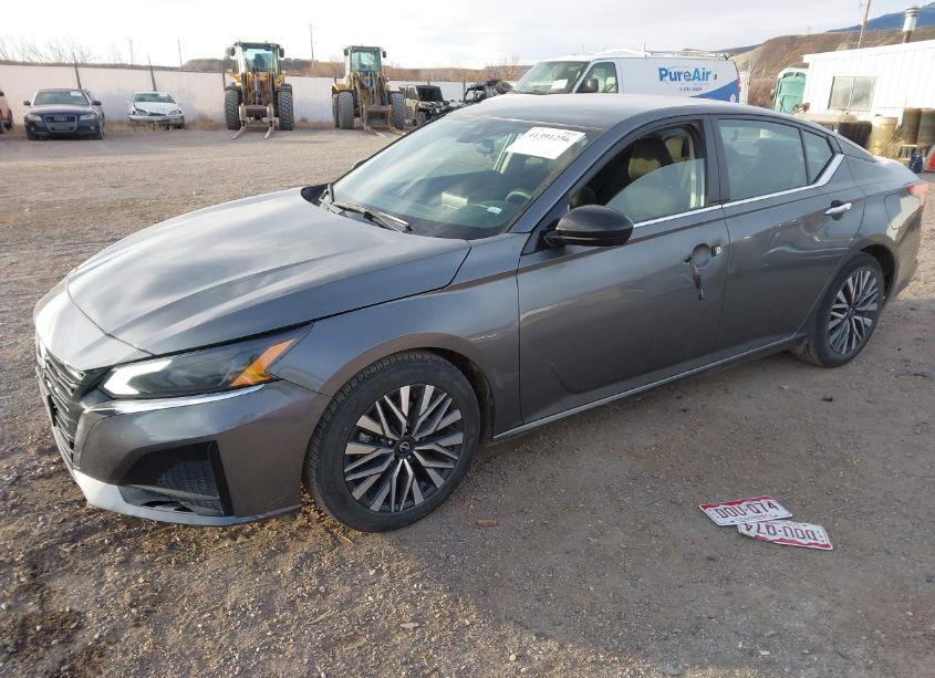 Photo 2 of 2024 Nissan Altima SV FWD (VIN 1N4BL4DV5RN312513)