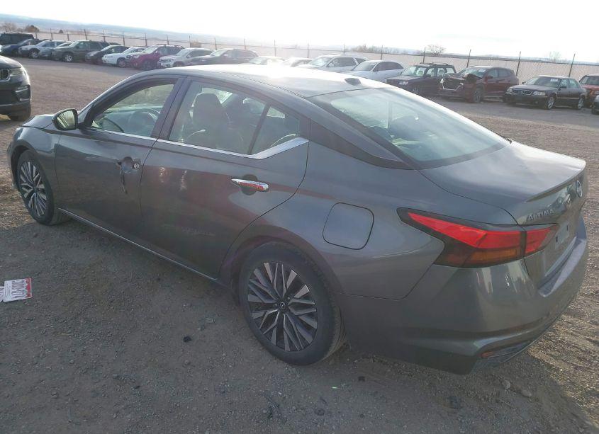 Photo 3 of 2024 Nissan Altima SV FWD (VIN 1N4BL4DV5RN312513)