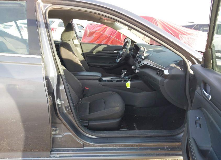 Photo 5 of 2024 Nissan Altima SV FWD (VIN 1N4BL4DV5RN312513)