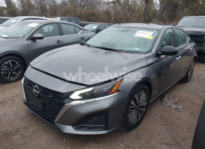 Photo 2 of 2024 Nissan Altima SV FWD (VIN 1N4BL4DV5RN320532)