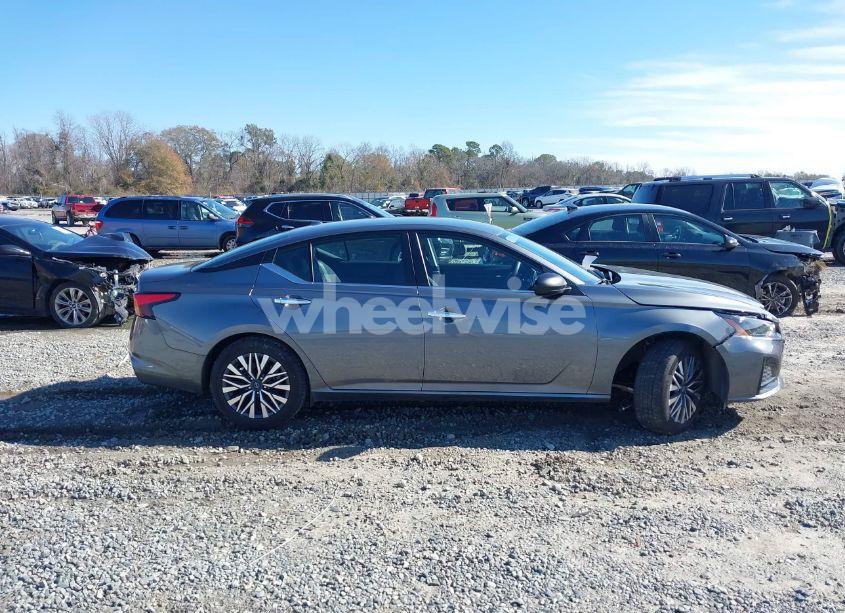 Photo 13 of 2024 Nissan Altima SV FWD (VIN 1N4BL4DV5RN322880)