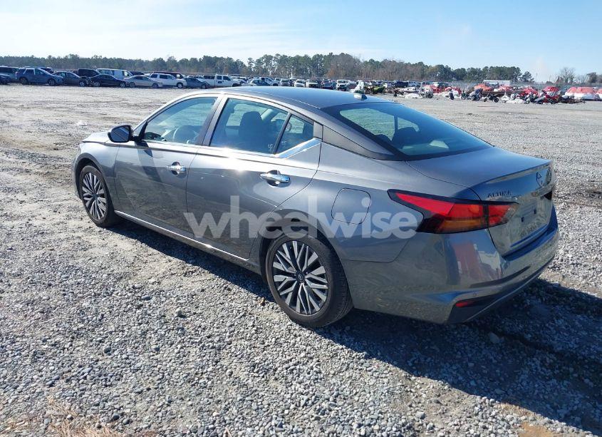 Photo 3 of 2024 Nissan Altima SV FWD (VIN 1N4BL4DV5RN322880)