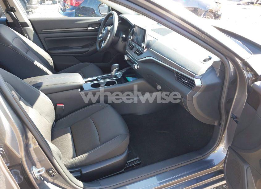 Photo 5 of 2024 Nissan Altima SV FWD (VIN 1N4BL4DV5RN322880)