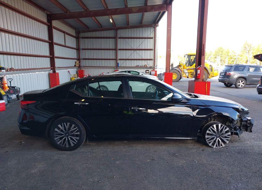 Photo 14 of 2024 Nissan Altima SV FWD (VIN 1N4BL4DV5RN323804)