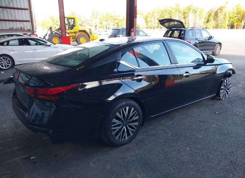 Photo 4 of 2024 Nissan Altima SV FWD (VIN 1N4BL4DV5RN323804)