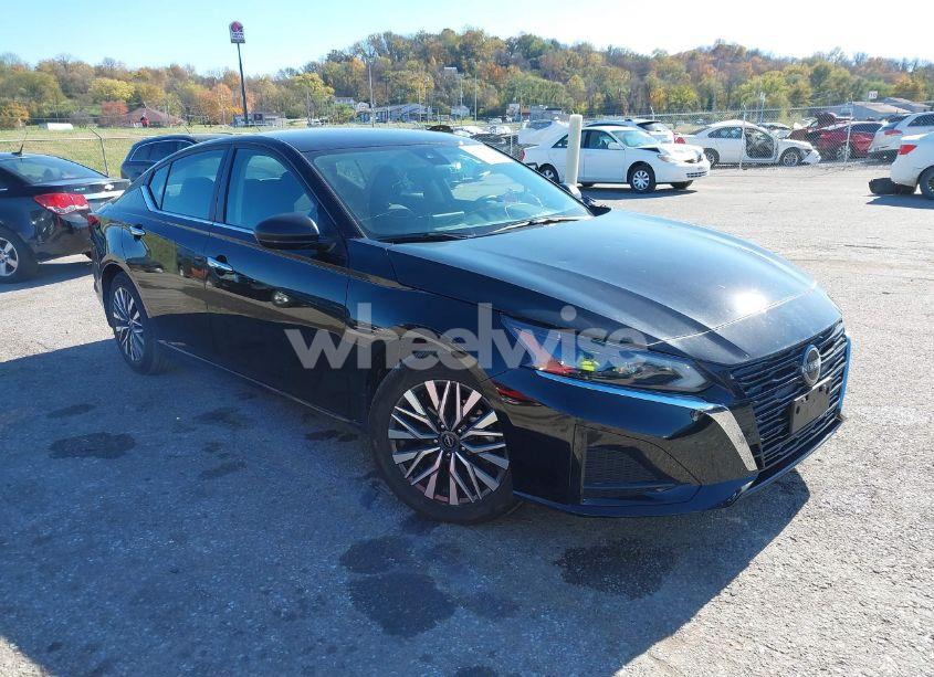 2024 Nissan Altima SV FWD (VIN 1N4BL4DV5RN330221) main photo