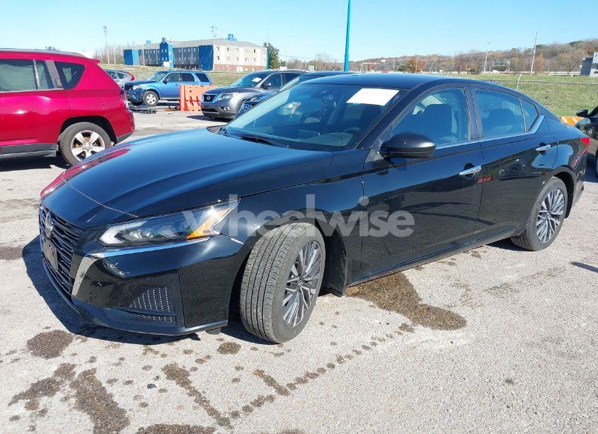 Photo 2 of 2024 Nissan Altima SV FWD (VIN 1N4BL4DV5RN330221)