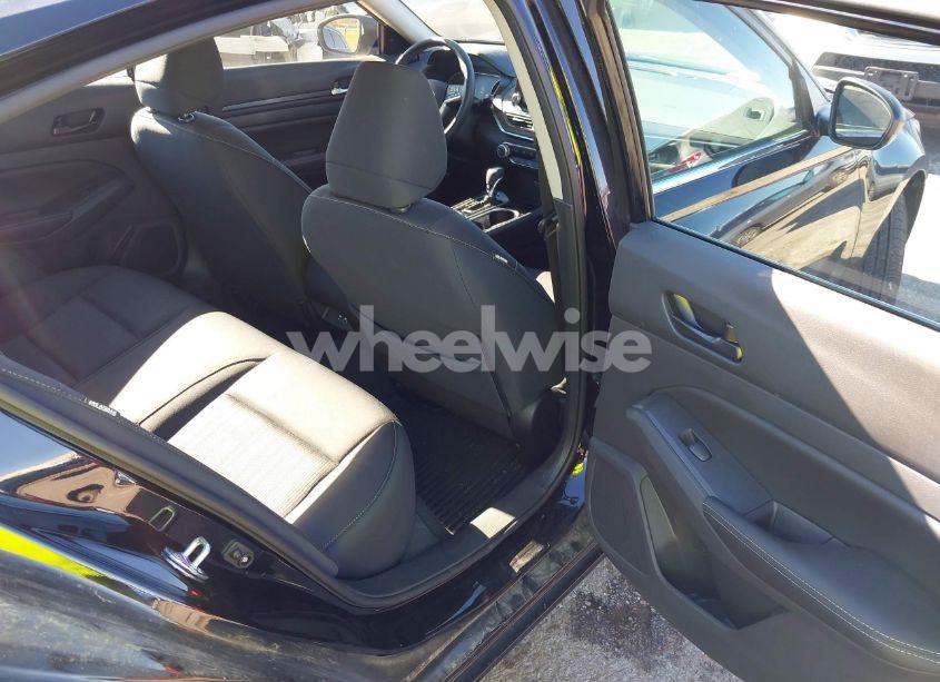 Photo 8 of 2024 Nissan Altima SV FWD (VIN 1N4BL4DV5RN330221)