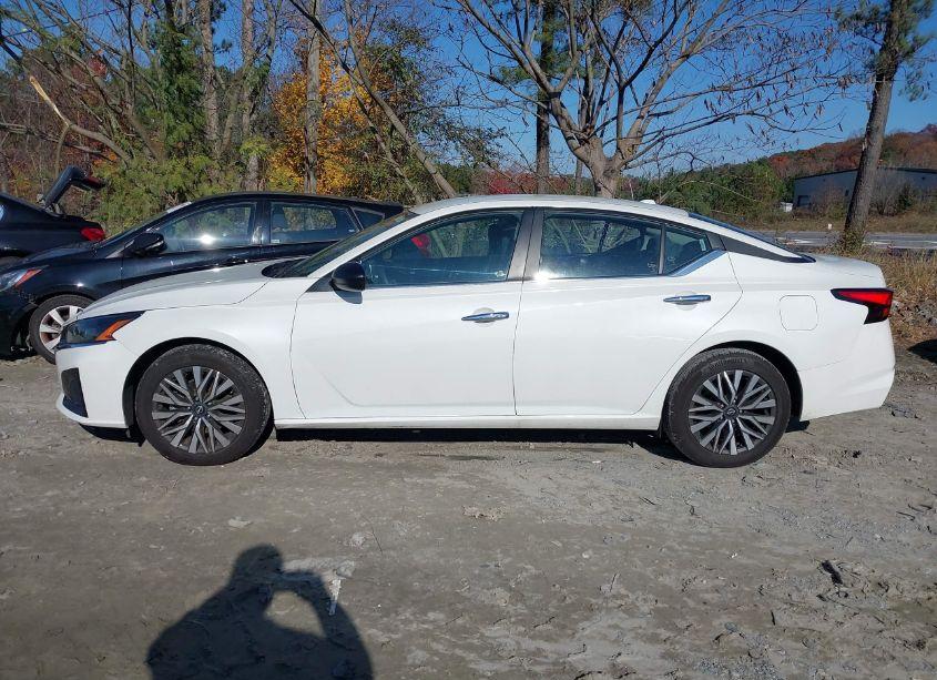 Photo 14 of 2024 Nissan Altima SV FWD (VIN 1N4BL4DV5RN334995)