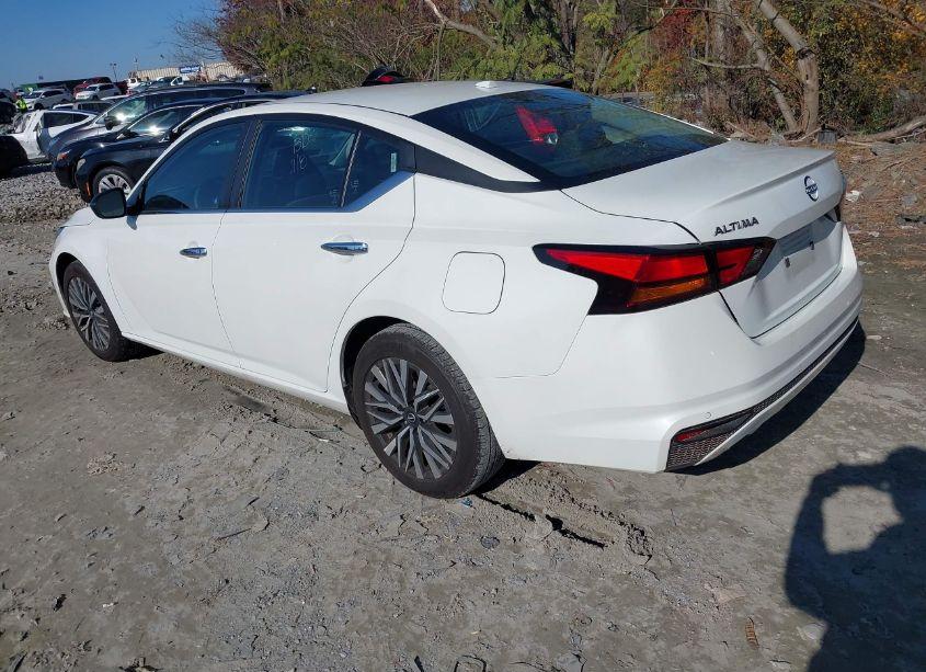 Photo 3 of 2024 Nissan Altima SV FWD (VIN 1N4BL4DV5RN334995)