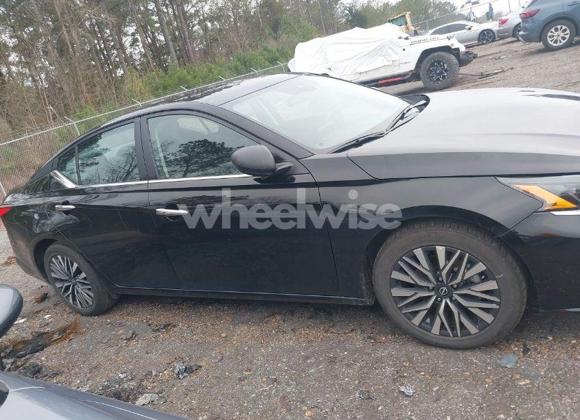 Photo 13 of 2024 Nissan Altima SV FWD (VIN 1N4BL4DV5RN335208)