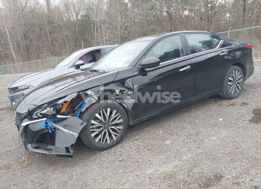 Photo 2 of 2024 Nissan Altima SV FWD (VIN 1N4BL4DV5RN335208)