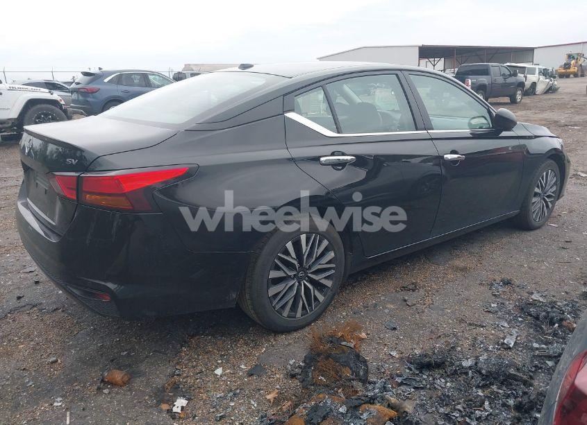 Photo 4 of 2024 Nissan Altima SV FWD (VIN 1N4BL4DV5RN335208)
