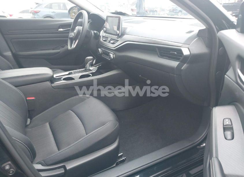 Photo 5 of 2024 Nissan Altima SV FWD (VIN 1N4BL4DV5RN335208)