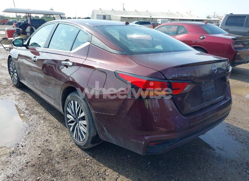 Photo 3 of 2024 Nissan Altima SV FWD (VIN 1N4BL4DV5RN335595)