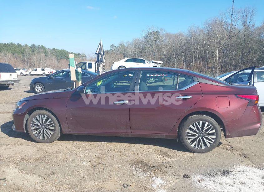 Photo 11 of 2024 Nissan Altima SV FWD (VIN 1N4BL4DV5RN338125)