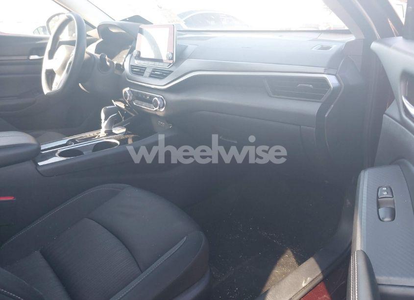 Photo 4 of 2024 Nissan Altima SV FWD (VIN 1N4BL4DV5RN338125)