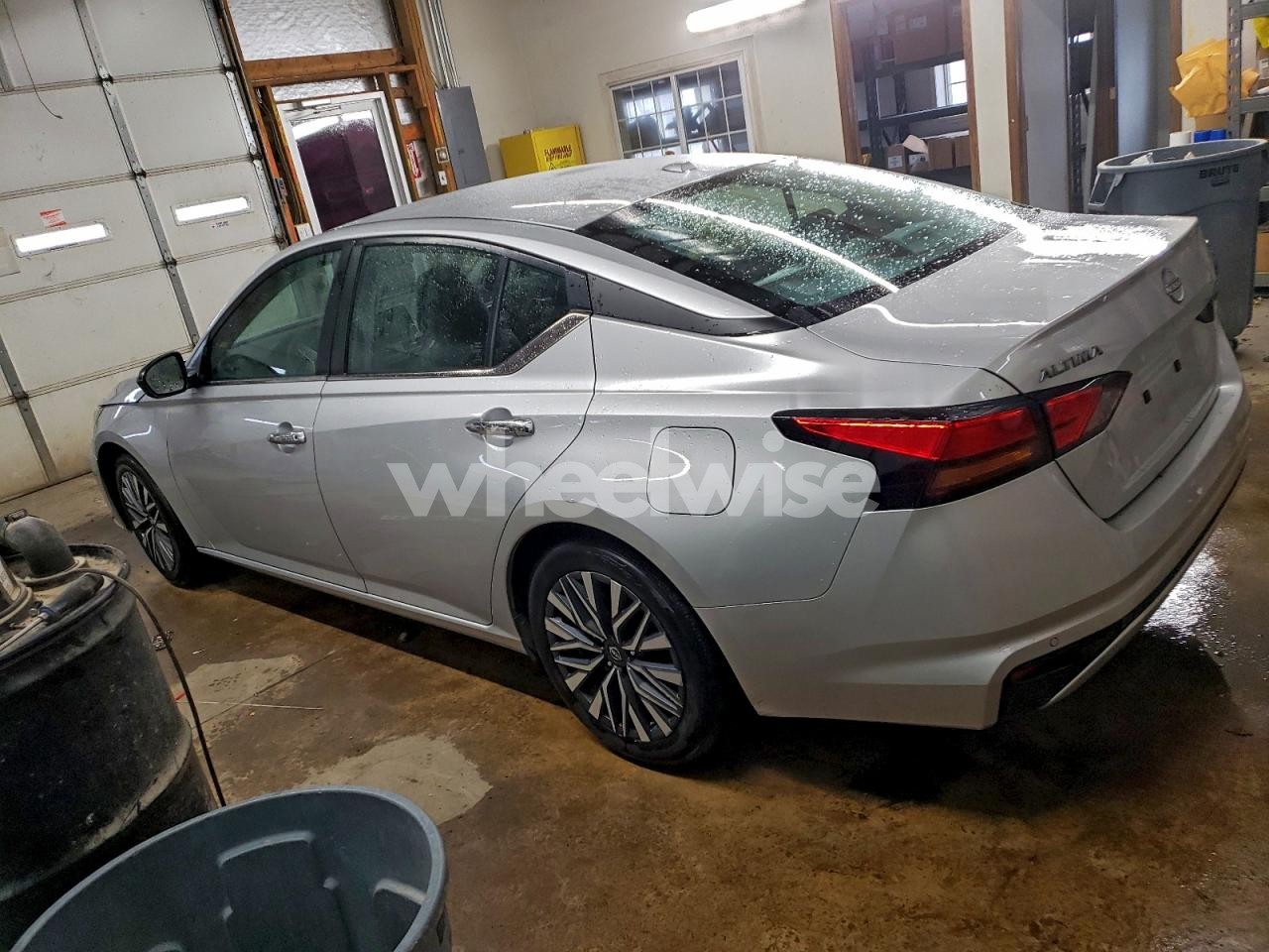 Photo 2 of 2024 NISSAN ALTIMA SV (VIN 1N4BL4DV5RN347178)