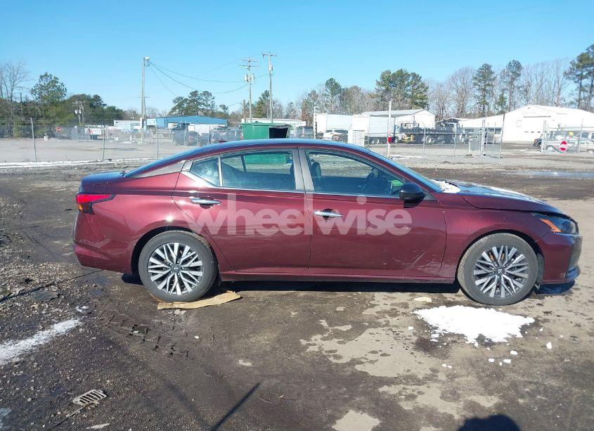 Photo 13 of 2024 Nissan Altima SV FWD (VIN 1N4BL4DV5RN371240)