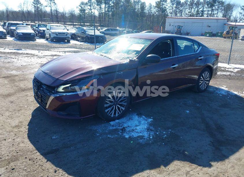 Photo 2 of 2024 Nissan Altima SV FWD (VIN 1N4BL4DV5RN371240)