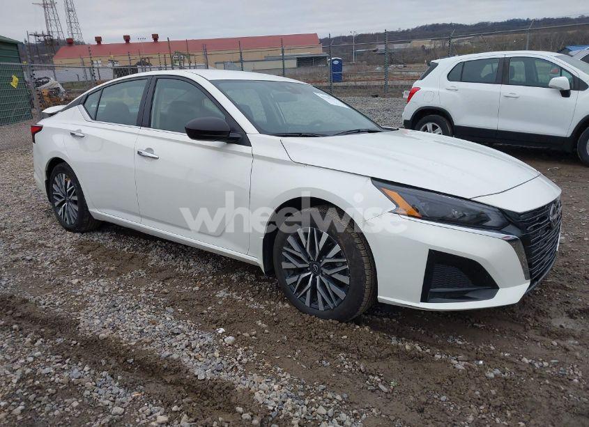 2024 Nissan Altima SV FWD (VIN 1N4BL4DV5RN403359) main photo