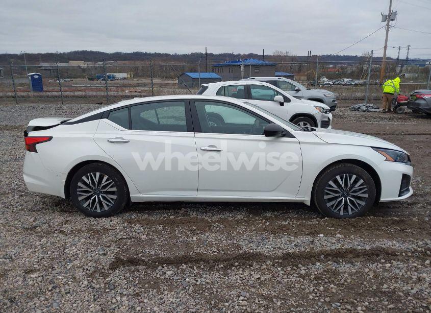 Photo 14 of 2024 Nissan Altima SV FWD (VIN 1N4BL4DV5RN403359)