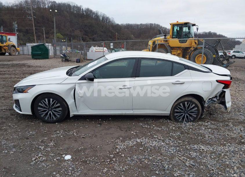 Photo 15 of 2024 Nissan Altima SV FWD (VIN 1N4BL4DV5RN403359)