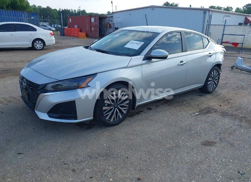 Photo 2 of 2024 Nissan Altima SV FWD (VIN 1N4BL4DV5RN410084)