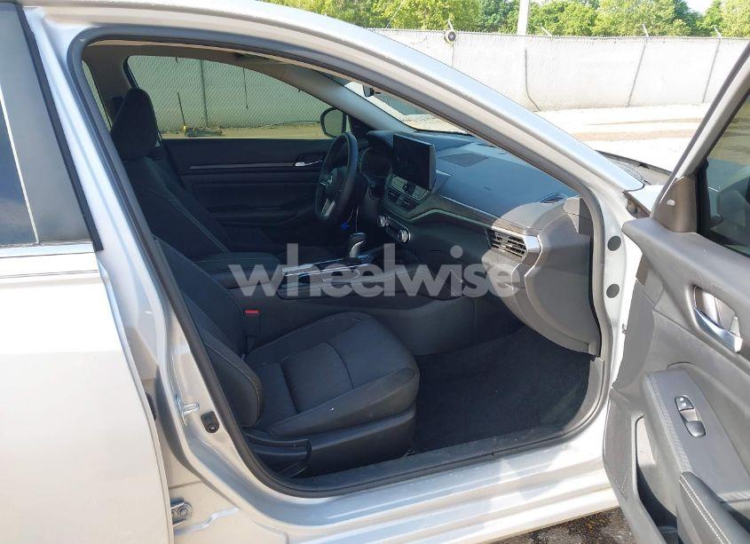 Photo 5 of 2024 Nissan Altima SV FWD (VIN 1N4BL4DV5RN410084)