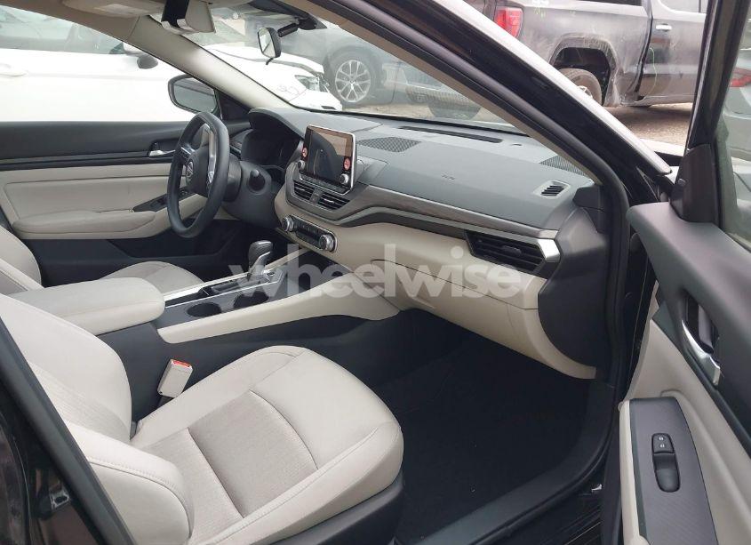 Photo 5 of 2025 Nissan Altima SV FWD (VIN 1N4BL4DV5SN316406)