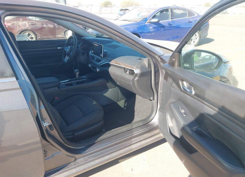 Photo 5 of 2025 Nissan Altima SV FWD (VIN 1N4BL4DV5SN318981)