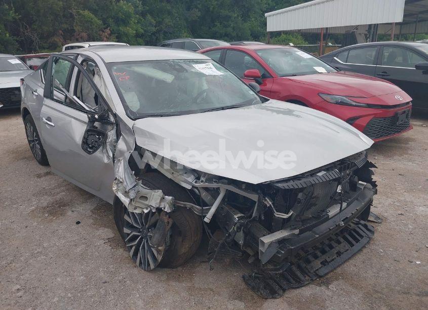 2025 Nissan Altima SV FWD (VIN 1N4BL4DV5SN366352) main photo