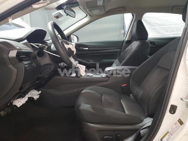 Photo 2 of 2025 NISSAN ALTIMA SV (VIN 1N4BL4DV5SN379828)