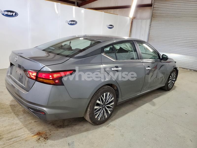 Photo 5 of 2025 NISSAN ALTIMA SV (VIN 1N4BL4DV5SN388366)