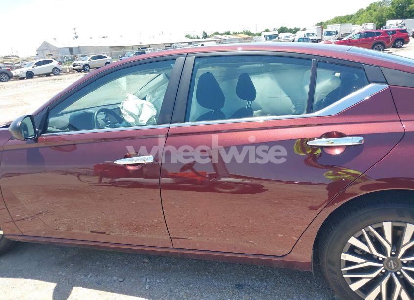 Photo 14 of 2025 Nissan Altima SV FWD (VIN 1N4BL4DV5SN390439)