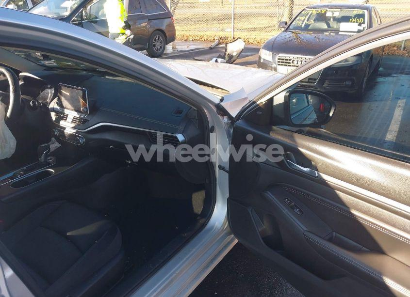 Photo 5 of 2019 Nissan Altima SV (VIN 1N4BL4DV6KC109485)