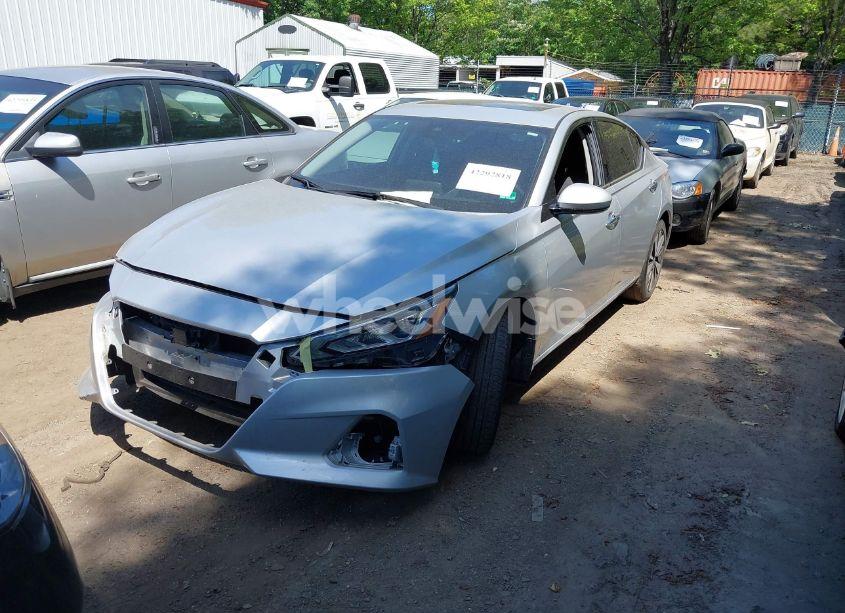 Photo 2 of 2019 Nissan Altima 2.5 SV (VIN 1N4BL4DV6KC166236)