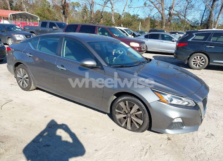 2021 Nissan Altima SV FWD (VIN 1N4BL4DV6MN324341) main photo