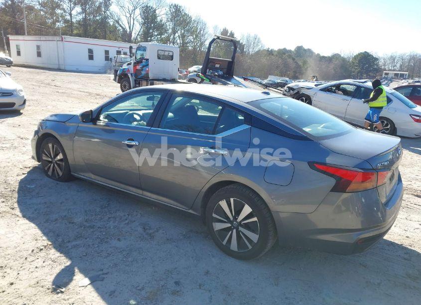 Photo 3 of 2021 Nissan Altima SV FWD (VIN 1N4BL4DV6MN324341)