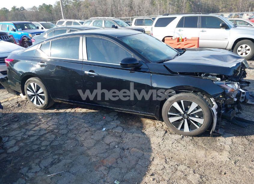 Photo 13 of 2021 Nissan Altima SV FWD (VIN 1N4BL4DV6MN331807)