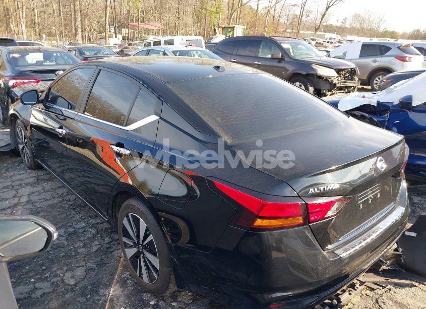 Photo 3 of 2021 Nissan Altima SV FWD (VIN 1N4BL4DV6MN331807)