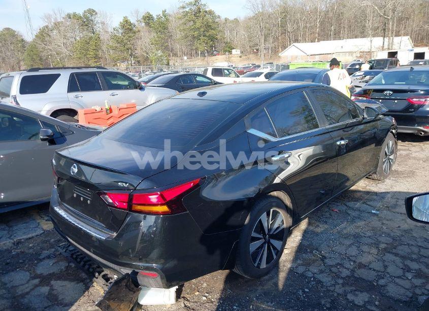 Photo 4 of 2021 Nissan Altima SV FWD (VIN 1N4BL4DV6MN331807)