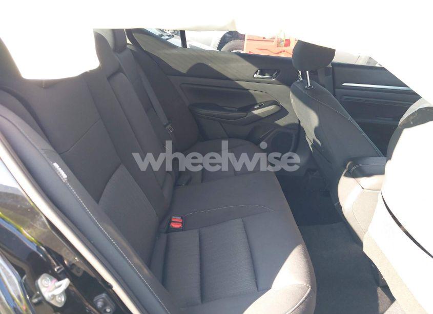 Photo 8 of 2021 Nissan Altima SV FWD (VIN 1N4BL4DV6MN331807)