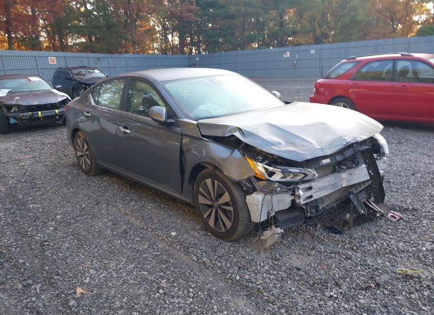 2021 Nissan Altima SV FWD (VIN 1N4BL4DV6MN378741) main photo