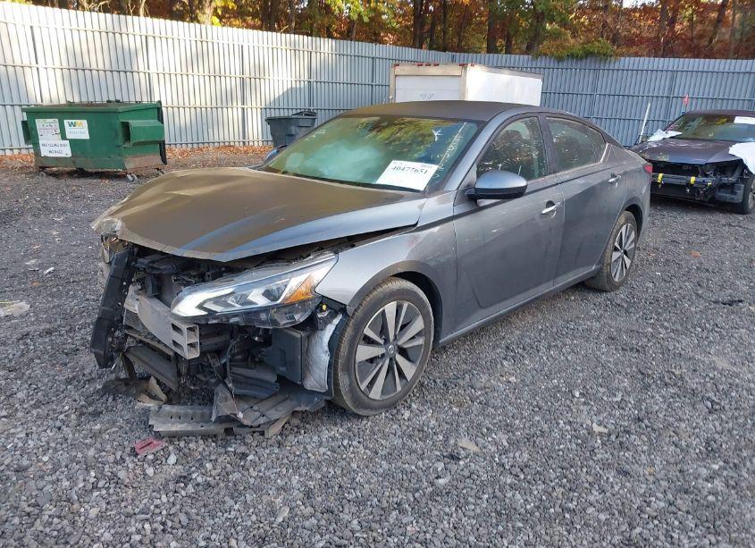 Photo 2 of 2021 Nissan Altima SV FWD (VIN 1N4BL4DV6MN378741)