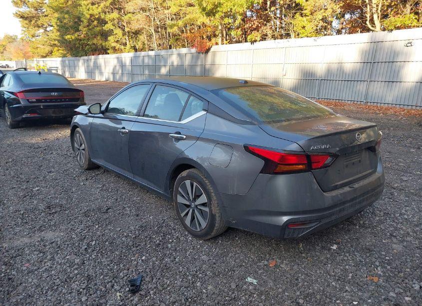 Photo 3 of 2021 Nissan Altima SV FWD (VIN 1N4BL4DV6MN378741)