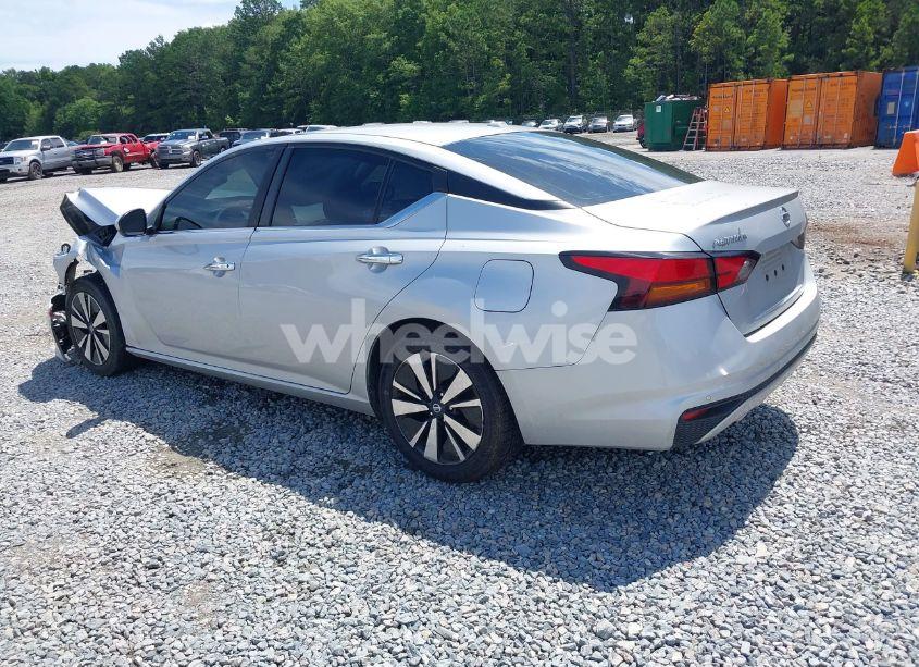 Photo 3 of 2021 Nissan Altima SV FWD (VIN 1N4BL4DV6MN391909)