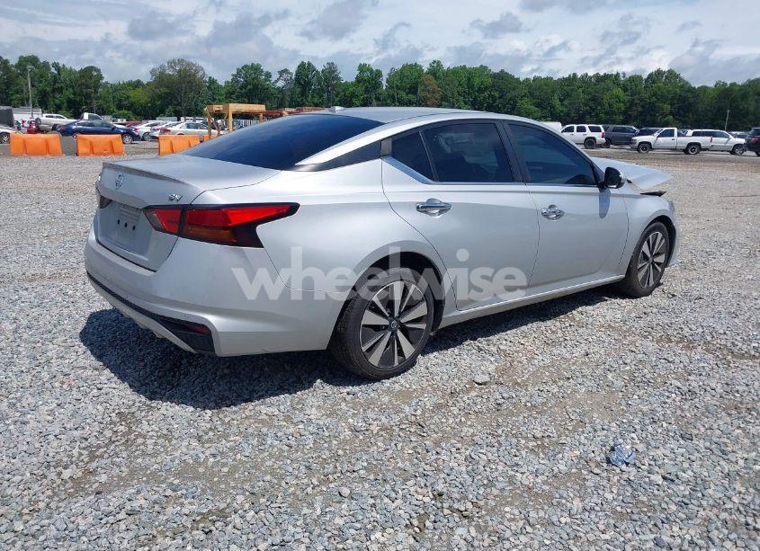 Photo 4 of 2021 Nissan Altima SV FWD (VIN 1N4BL4DV6MN391909)